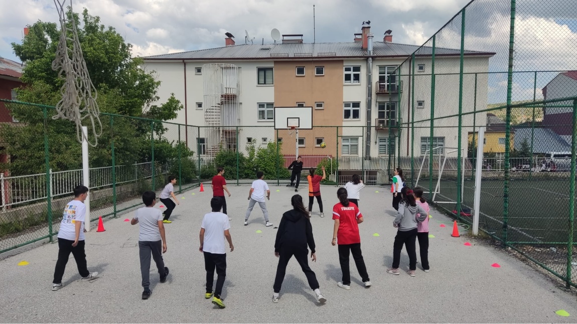 GELENEKSEL ÇOCUK OYUNLARIMIZDAN 